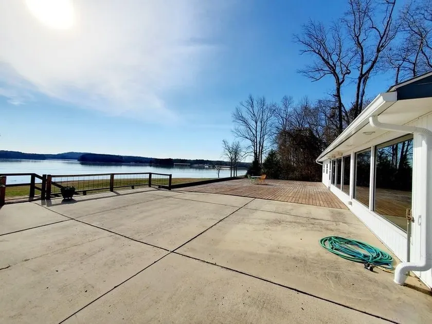 Lake Cabin with Incredible Views - Image 1