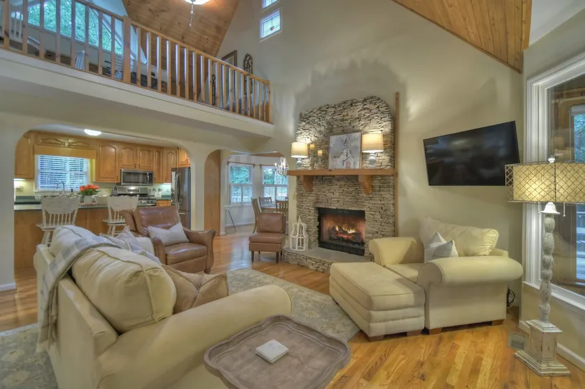 Beautiful Getaway Home in the Mountains! - Image 1