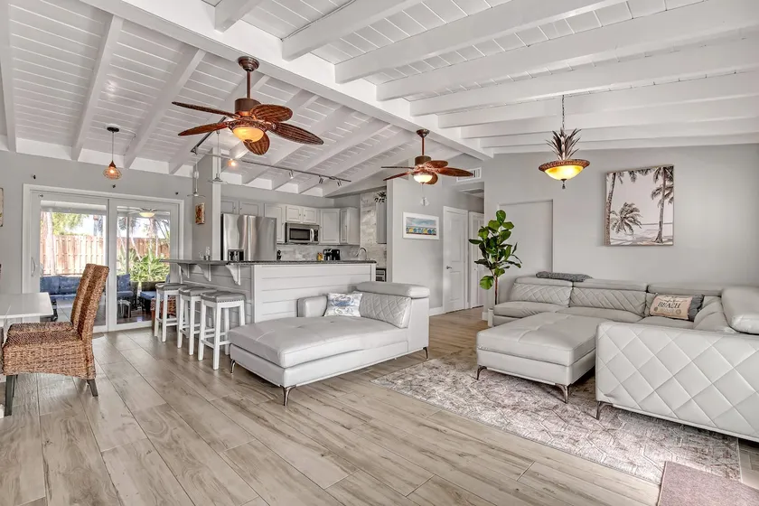Beach house in-between intercoastal and ocean - Image 1