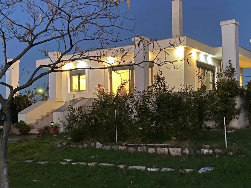 Seaside house with private garden - Image 1