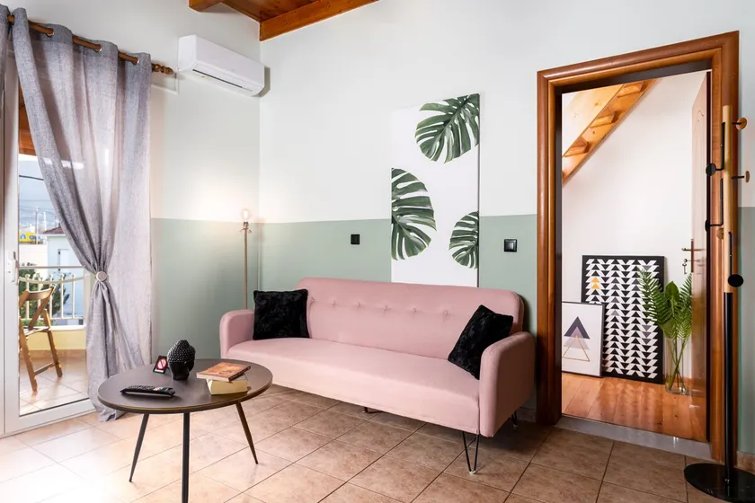 Eagle's Nest 2 - deluxe city loft apartment - Image 1