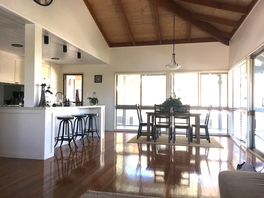Bright and Breezy 2 Bedroom Beach house. - Image 1