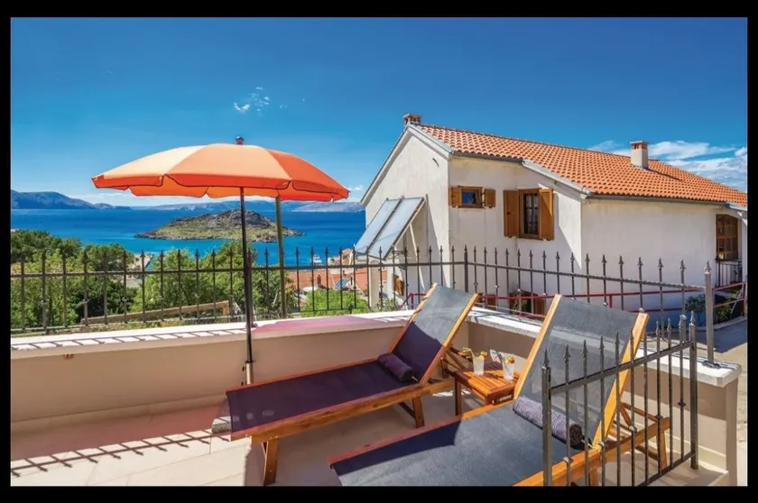 Stylish holiday home Lorena - Image 1