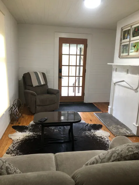 The Waverly Guest House, 1BR: Mid-century Cottage - Image 1