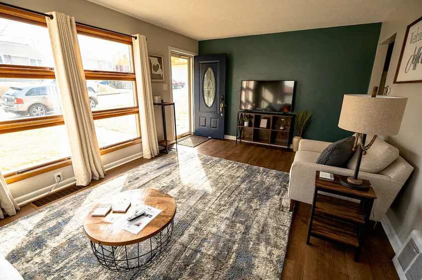 Charming Central Home in Jefferson City - Image 1