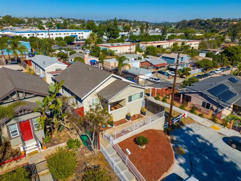 Newly Furnished Home - Centrally Located. - Image 1