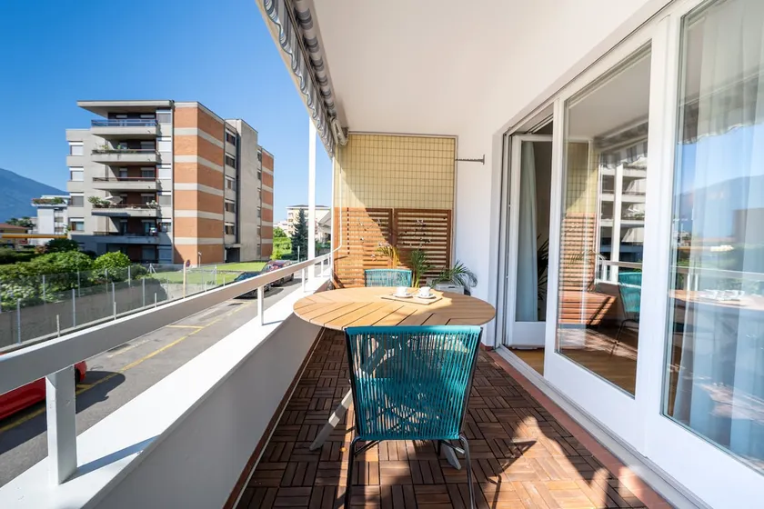 Sunny apartment on Lake Maggiore | Air conditioning & balcony - Image 1