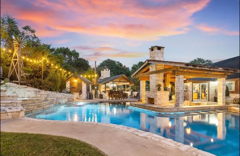 Texas Pool House Escape - Events, Pond, Hot Tub - Image 1