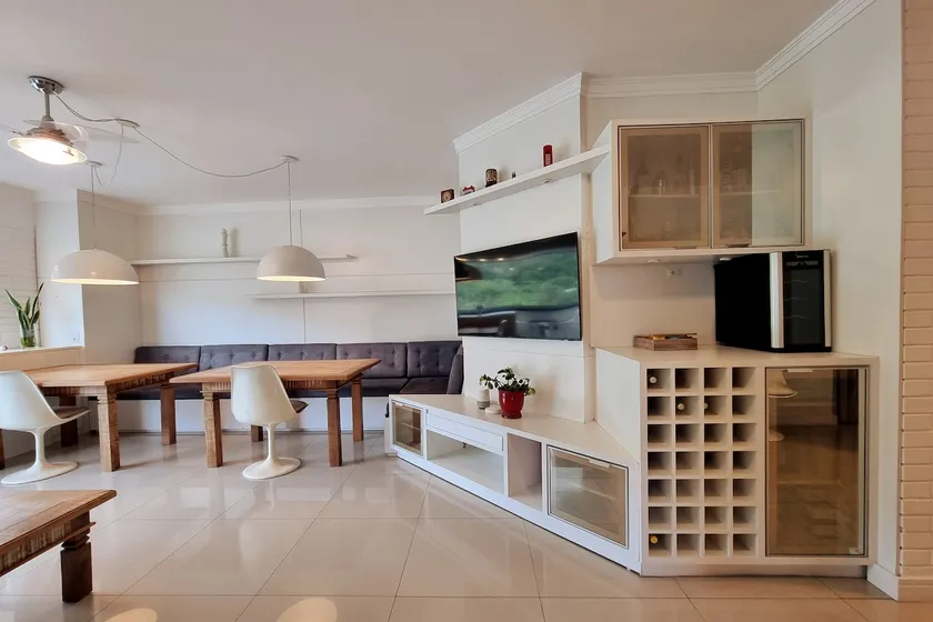 Apartment with a view of the woods • AC • Wi-Fi • Beach Exit • Swimming pool - Image 1