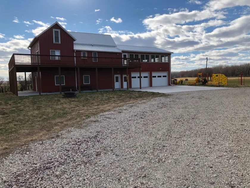 Akron Ponderosa-Private home on 86 acres with pond - Image 1