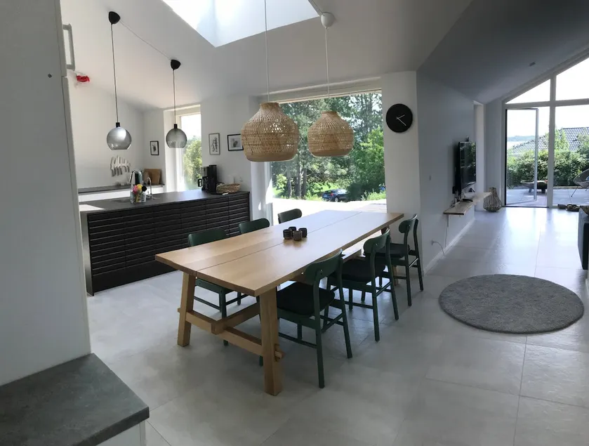 NEW modern cottage with ocean views. - Image 1
