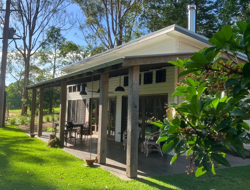 Unique Bangalow Mudbrick Cottage on a lovely farm. - Image 1