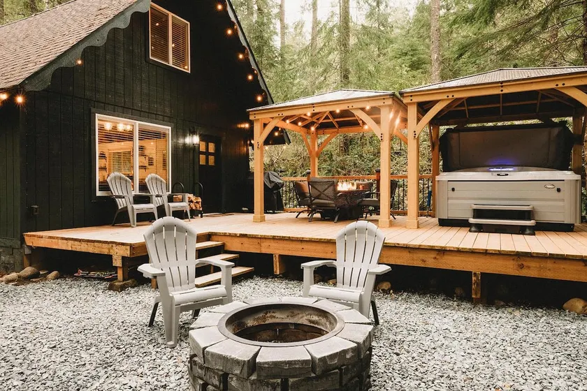 Wits End Retreat @ Mt. Rainier - Hot Tub & WiFi - Image 1