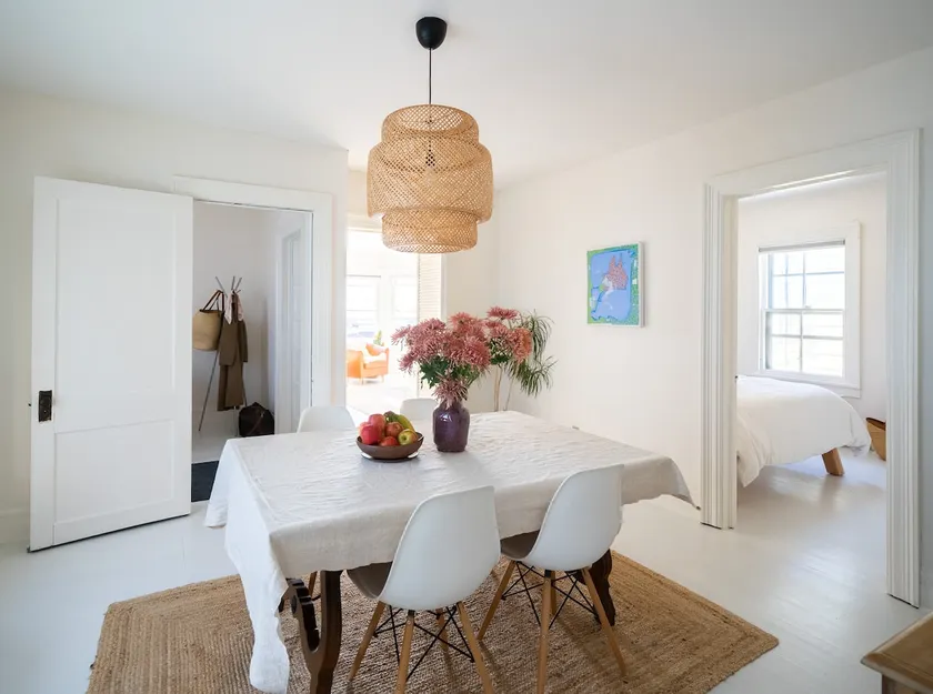 Light Filled 2+BR in the Heart of Hudson - Image 1