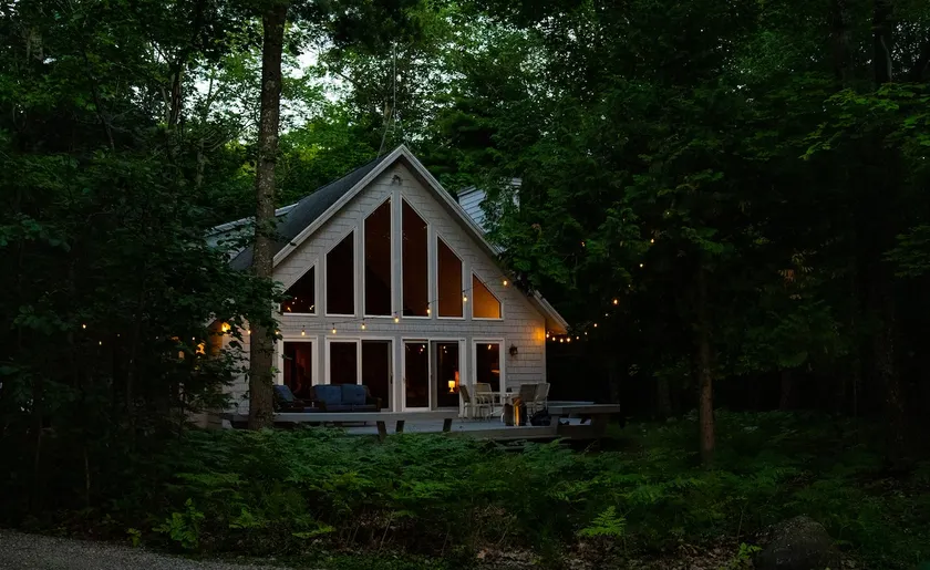 Beachfront Cottage off Tunnel of Trees - Image 1