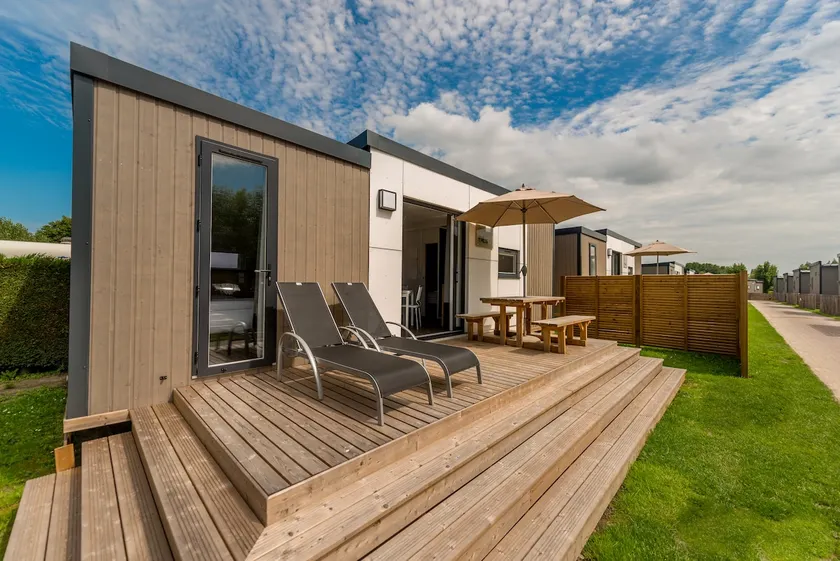 Modern bungalow on the Belgian coast - Image 1