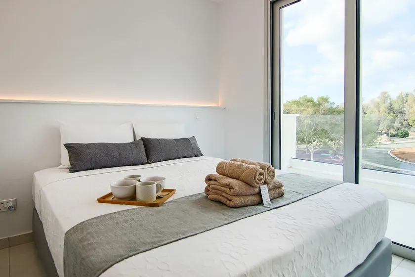 Phaedrus Living - Seaside Executive Flat Harbour 201 - Image 1