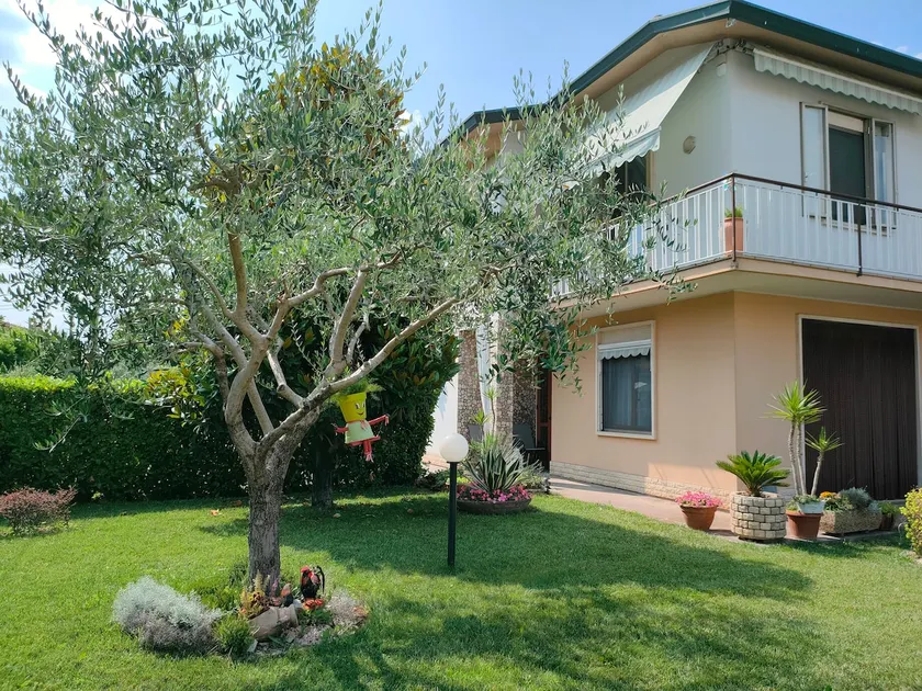 Delightful Apartment Tourist Rental - Image 1