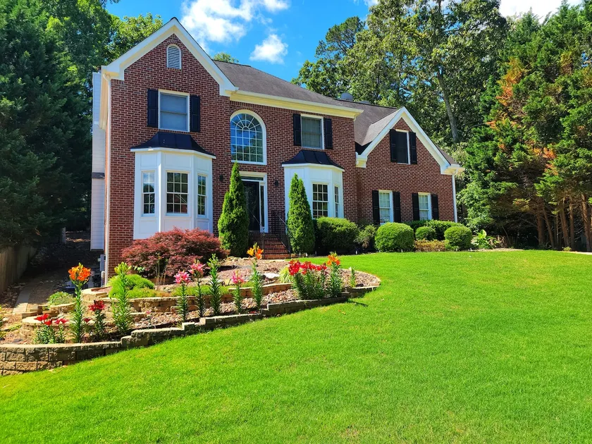Spacious 3k sqft Modern Home Near KSU & Downtown - Image 1