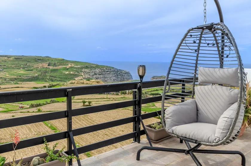 Hot Tub & Sea Views @ 3BR Apt w/Incredible Terrace - Image 1