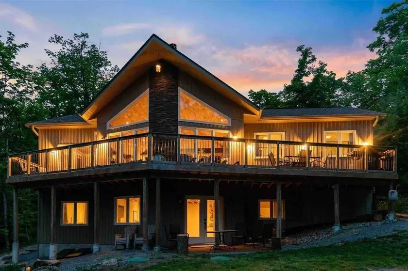 Spacious Cottage in Huntsville + Hot Tub - Image 1