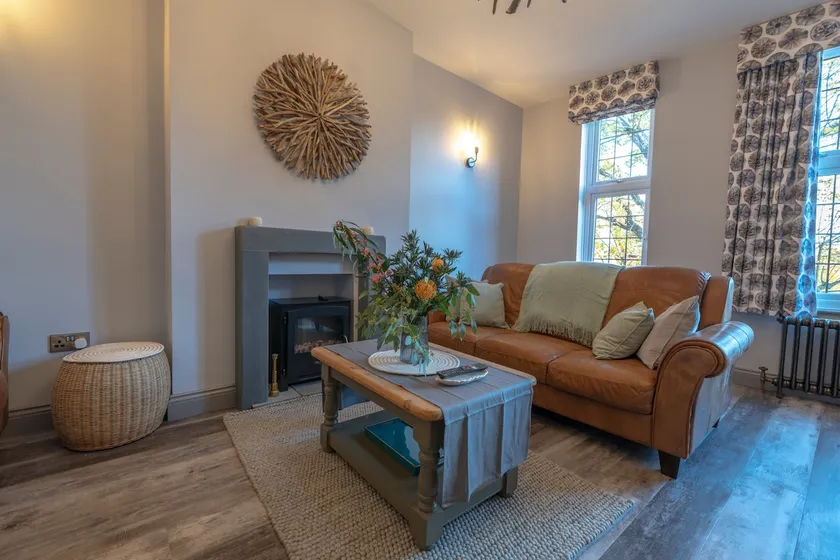 Luxury 3 bedroom Maisonette walking distance sea - Image 1