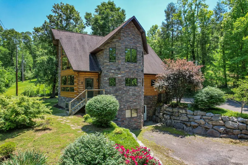 Individuelle Blockhütte in der Nähe von Cades Cove im GSMNP! - Image 1