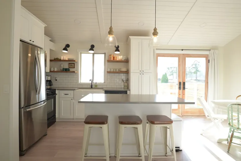 Scandi Inspired House, great walkability, homebase to city and mountains - Image 1