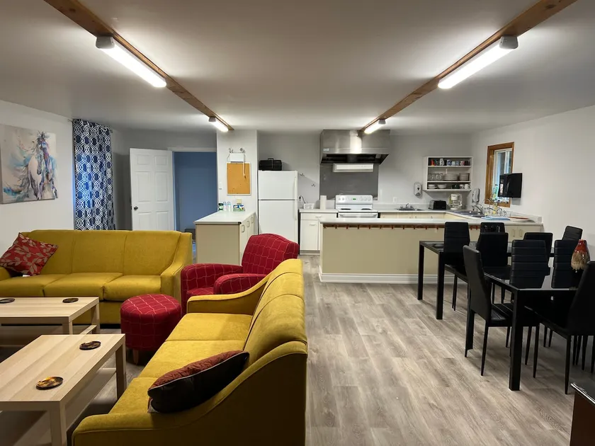True Glamping, 4 Bedroom, Family Cottage Sleeps 12 - Image 1