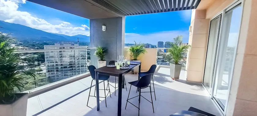 Exclusive Penthouse with a View of the Sierra Nevada - Image 1