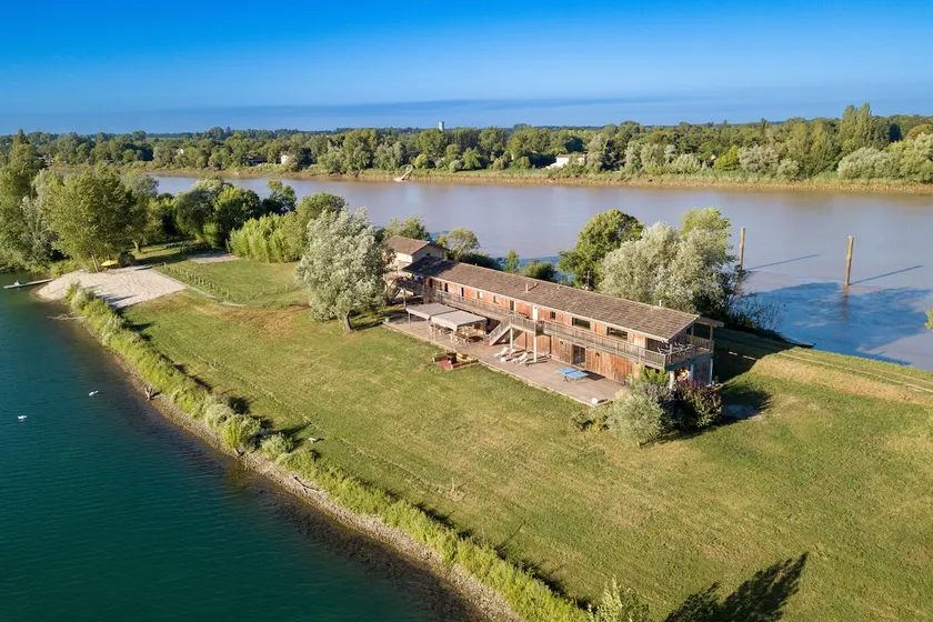 Large house between lake & river – Unique location - Image 1
