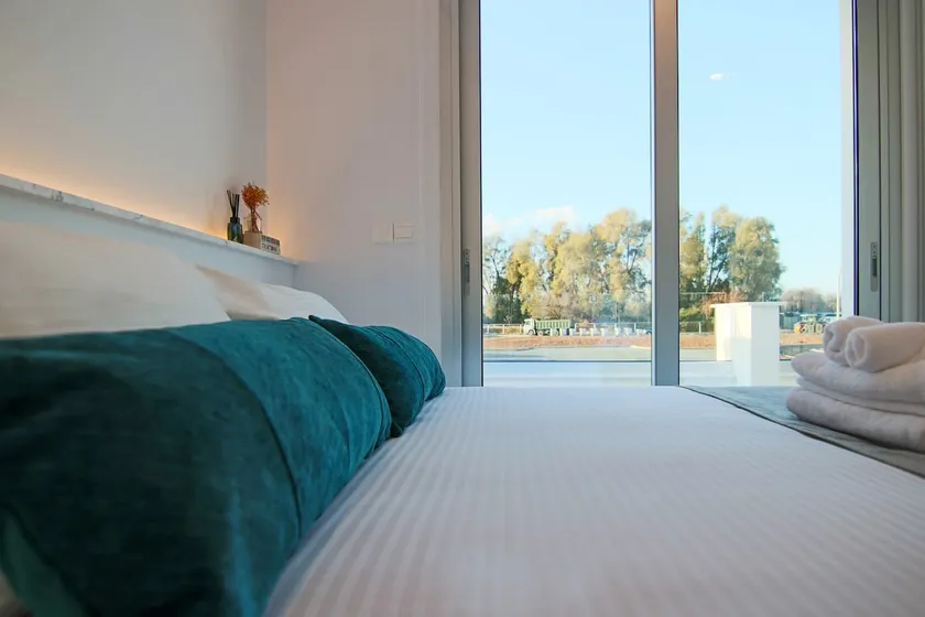 Phaedrus Living - Seaside Deluxe Flat Harbour 107 - Image 1