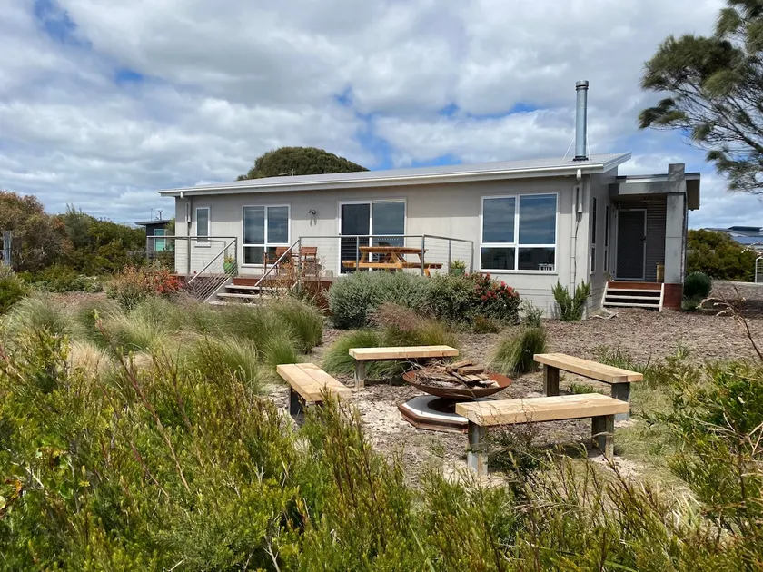 Rocky Shores Lulworth family friendly holiday home - Image 1