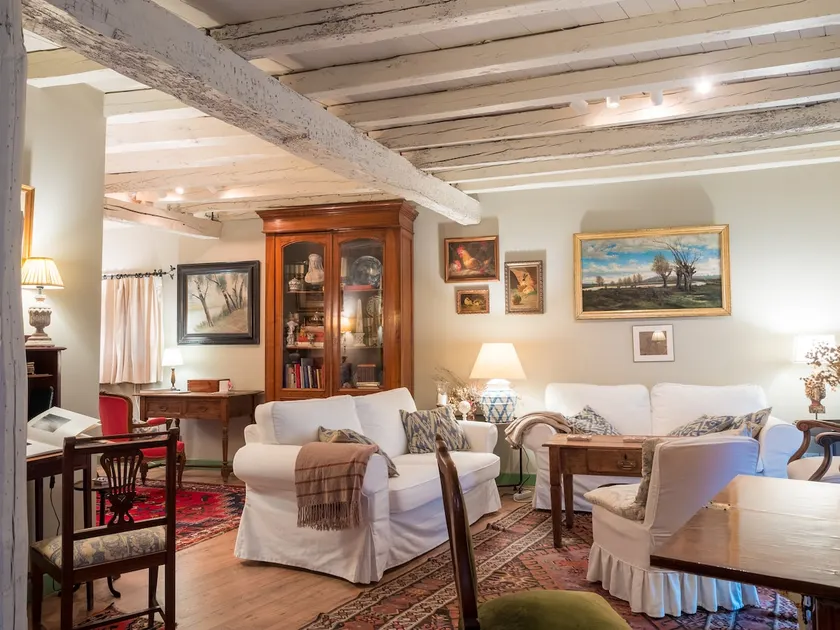 Elegant 5-bedroom residence in Burgos with Wi-Fi - Image 1