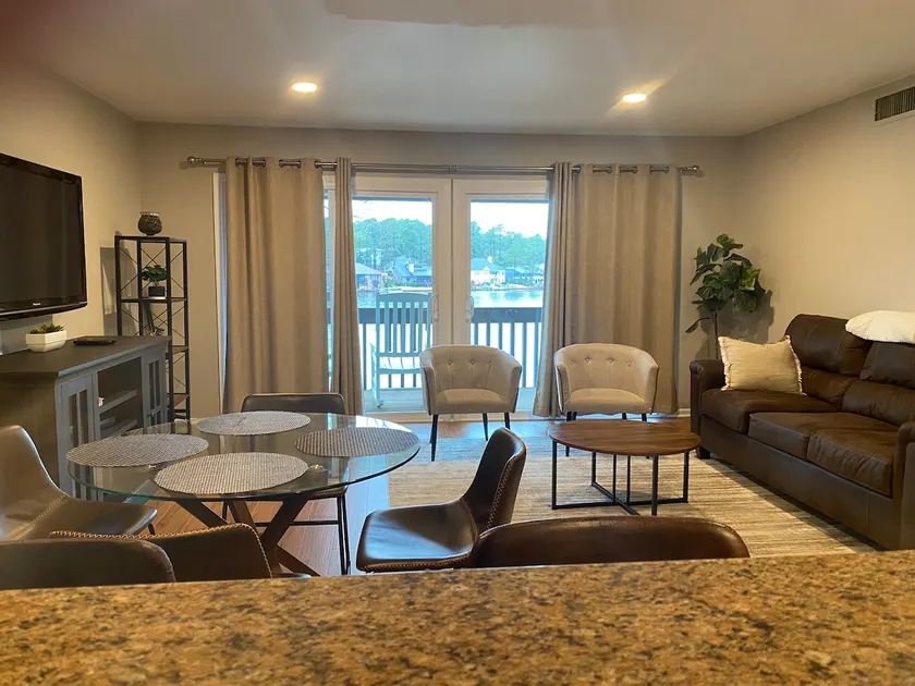 Pinehurst 2Bedroom 2Bathroom Condo with Lakeview - Image 1