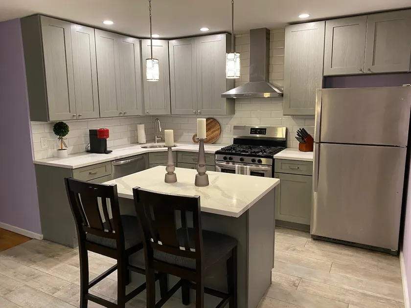 30 Day Minimum Newly renovated 4-Bedroom Duplex - Image 1