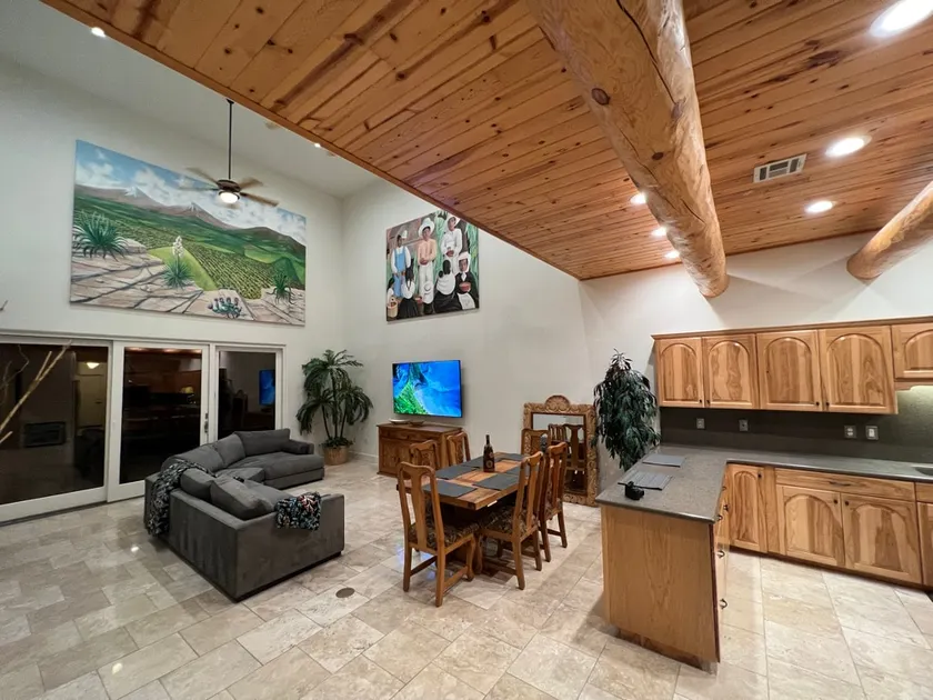 Awesome 3 bedroom on the 1st Green of Arrowhead Golf Club - Image 1