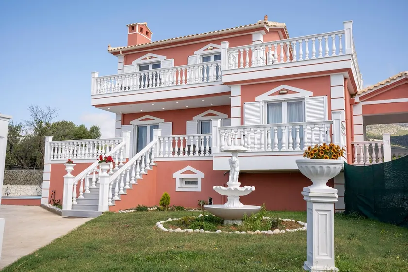 Five Stars Villa - Image 1