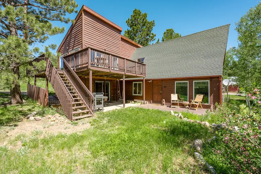 Owl Chalet - 1950's Cabin close to hiking, creek, and brewery! - Image 1