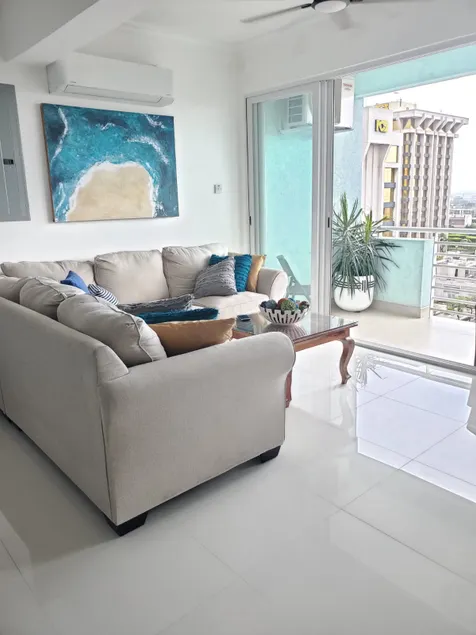 Luxurious & Modern in the heart of New Kingston - Image 1