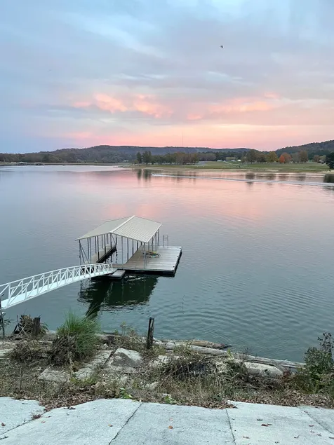 Smith Lake Home- Great Location-Tritoon available - Image 1