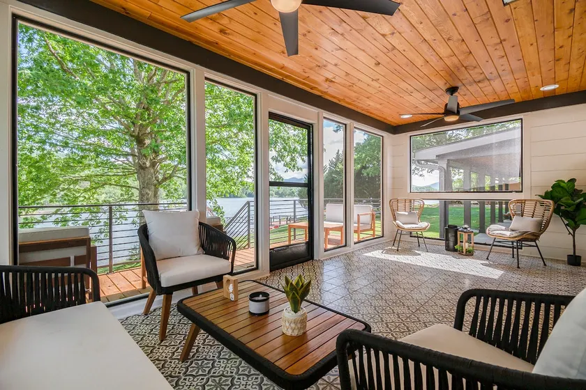 3BR + 2BA Lake Chatuge Cabin w/ Mountain Views! - Image 1