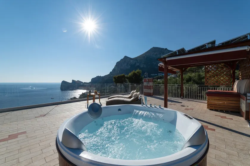 MAIN Roof Terrace Apartment - Image 1