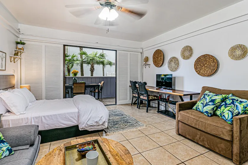 Waiakea Villas Gem. Shared Pool & Private Balcony! - Image 1