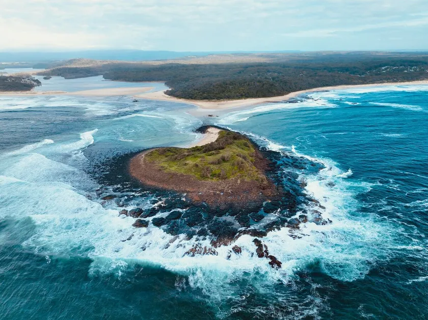 Green Island Escape - Image 1