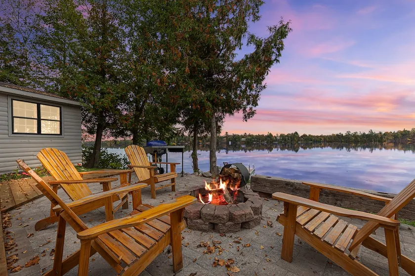Lakefront cottage with Fireplace Sauna Mini forest - Image 1