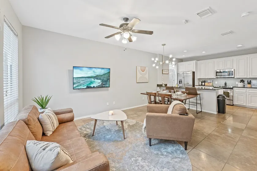 ❤️ of Midtown + Cycle Room| Sleeps 6 | Remote Space - Image 1