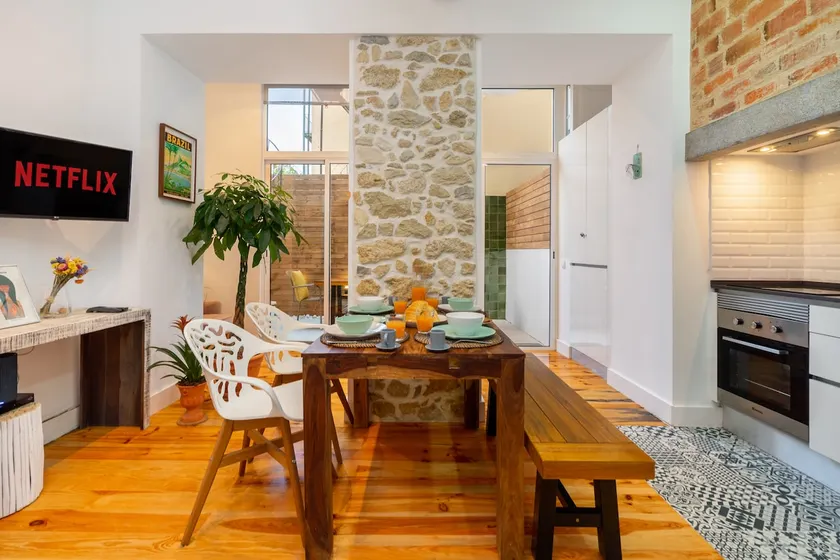 WHome Casa Alcazar Perfect spot w/ private Patio - Image 1