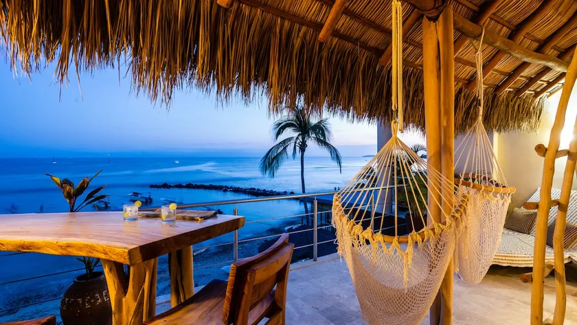 Luxury Oceanfront Condo - Steps to Restaurant Row! - Image 1