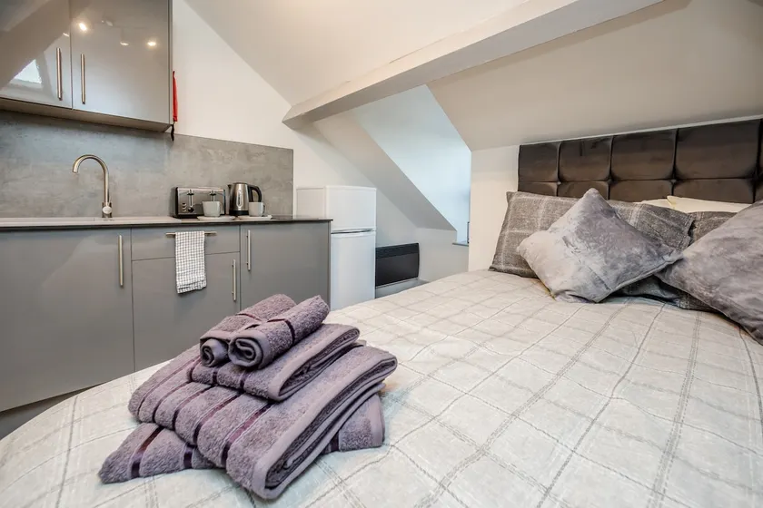 Essential Apartment - Image 1